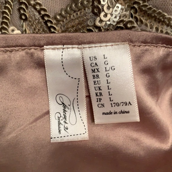 Forever 21 sequined skirt - Picture 3 of 3